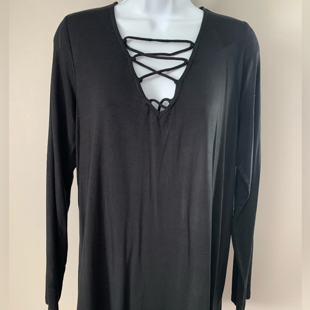 Old Navy Lattice V-Neck Top